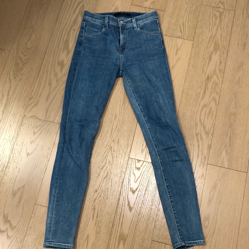 High waisted jeans